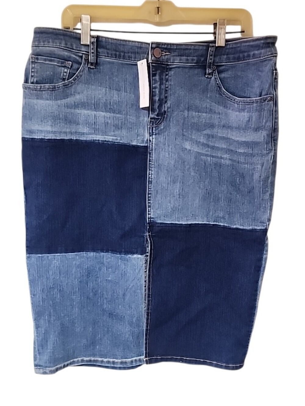 New York & Company Patchwork Denim Skirt. Nwt Size 14